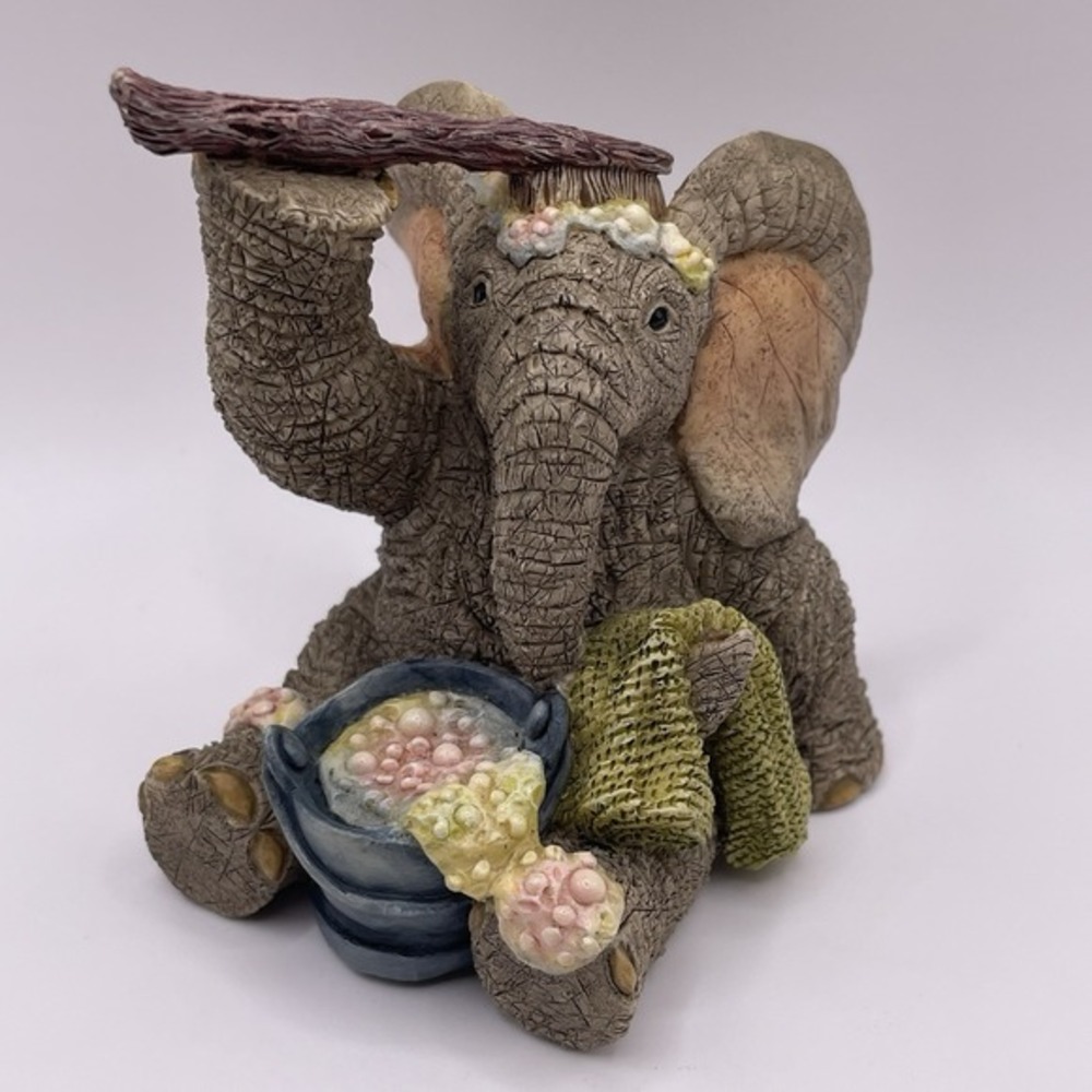 Tuskers Elephant Wash And‎ Brush Up Hand Painted Figurine Vintage Bubble Bath